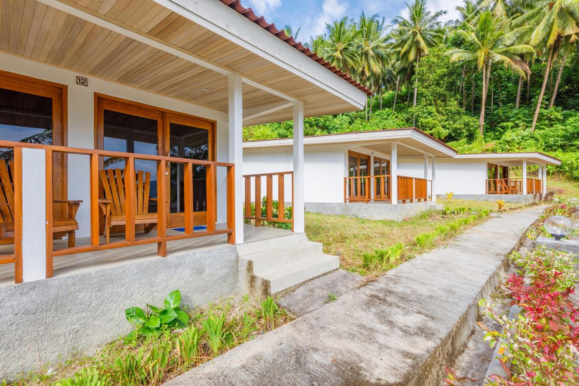 Thalassa Dive Resort Lembeh Airtembaga Екстериор снимка
